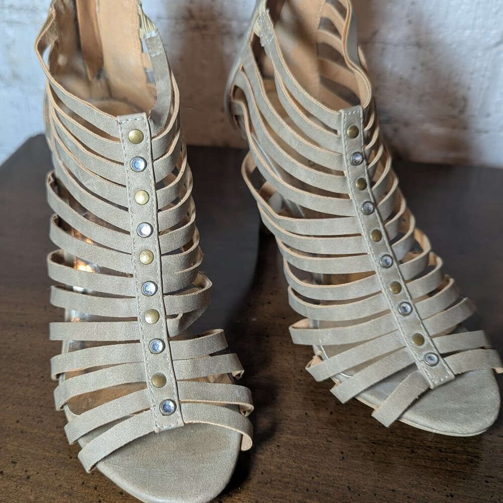 3 for $15 💖Women's size 7 sandals